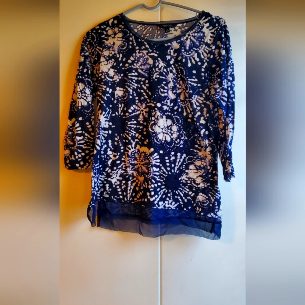Vera Wang blue and white batik top